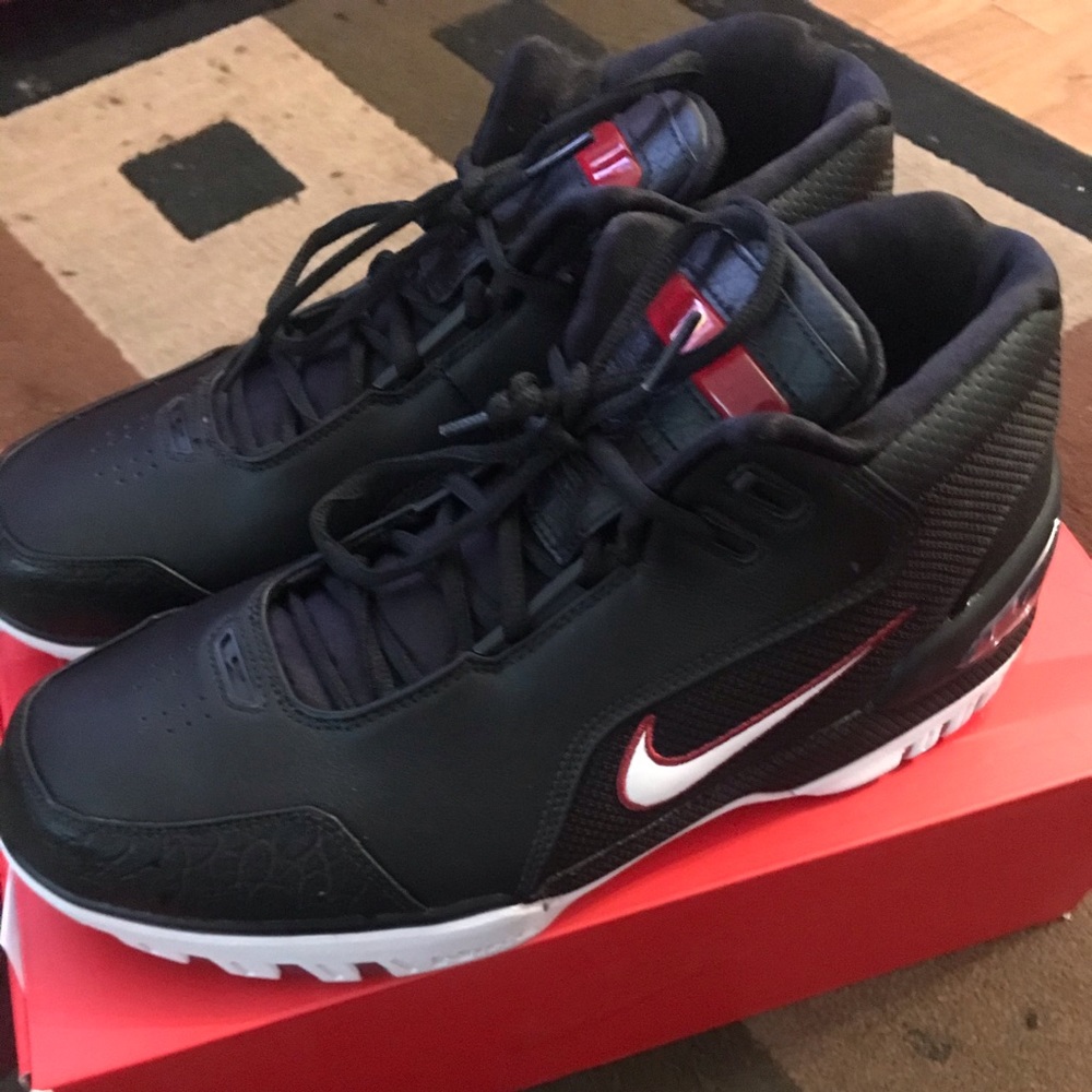 NIKE AIR ZOOM GENERATION LEBRON 1s